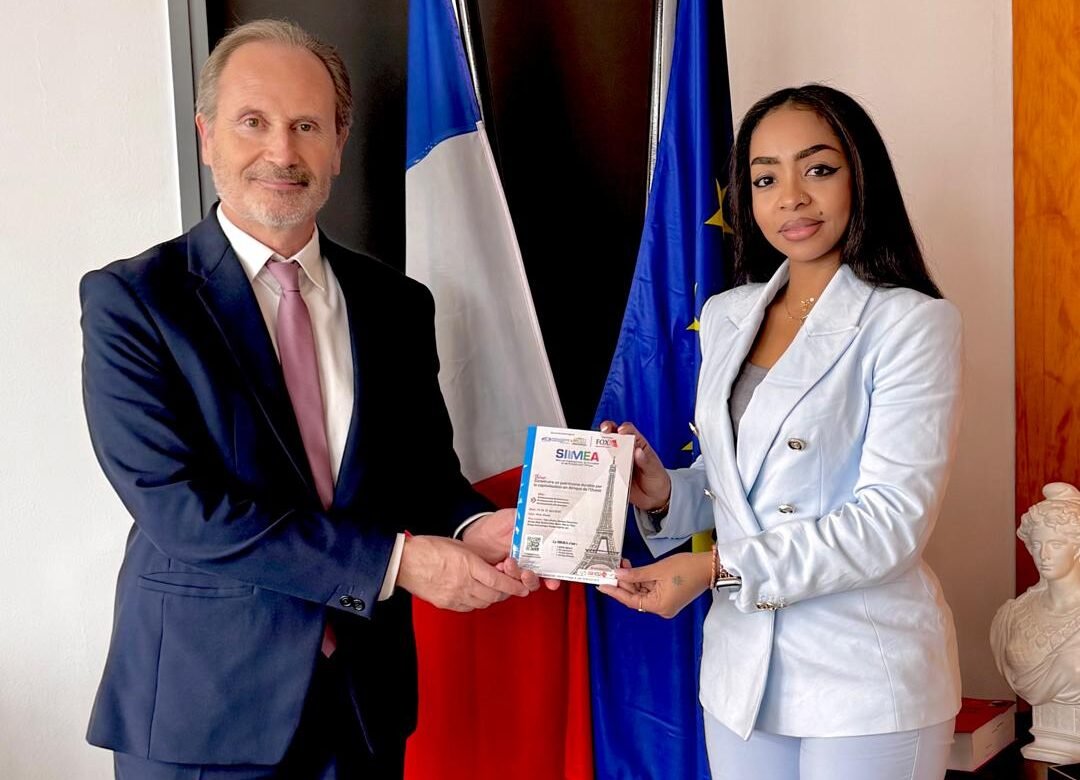 Le Consul Général de France S.E.M. Philippe COLLIN, apporte son soutien au SIIMEA