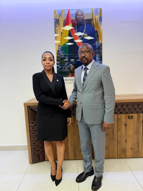 moment_Fatima_fakhry_et_le_ministre_de_lhabitat_guinnéen
